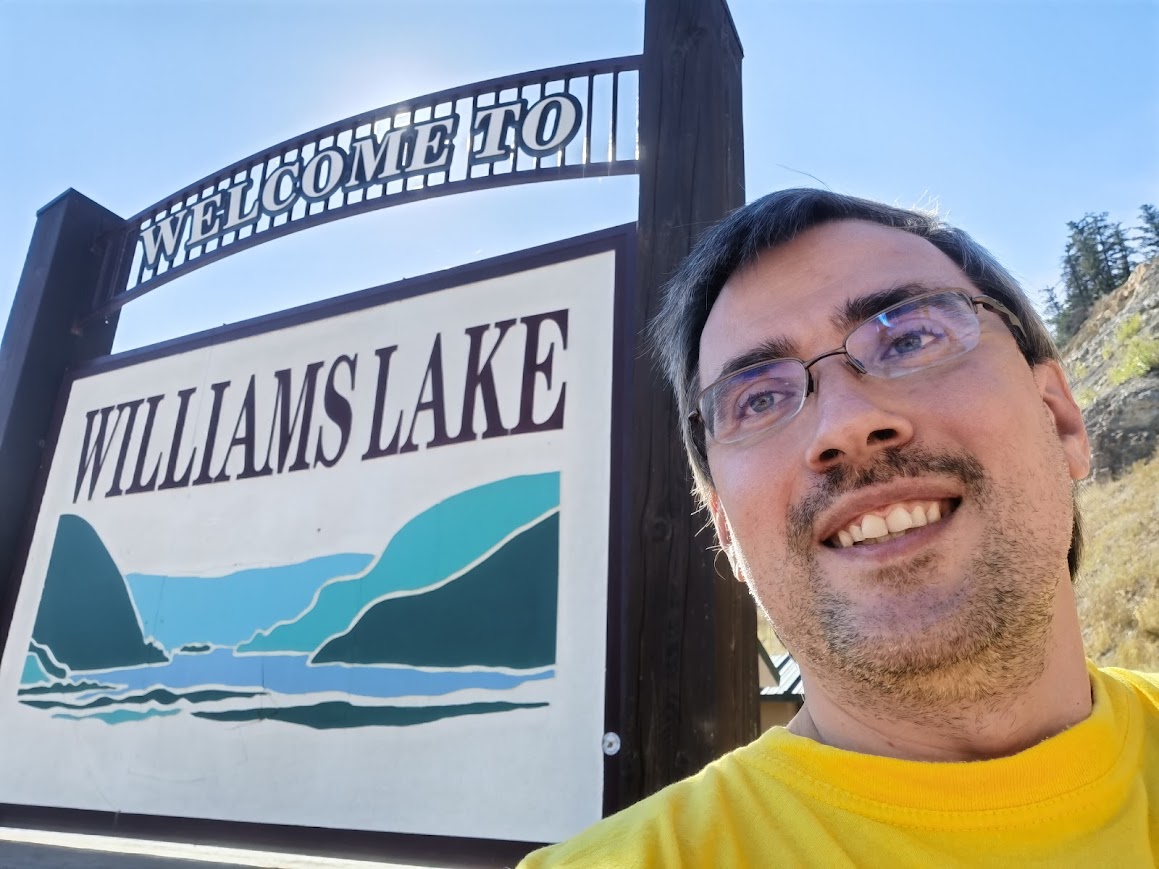 Highlighting Grassroots Solidarity: Dr. Kondrashov’s Undergraduate Apprentice Chronicles Northern BC’s Support for Ukraine
