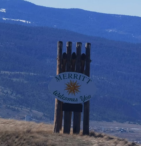 Standing with Ukraine: Merritt’s Support for Refugees and Calling for Peace